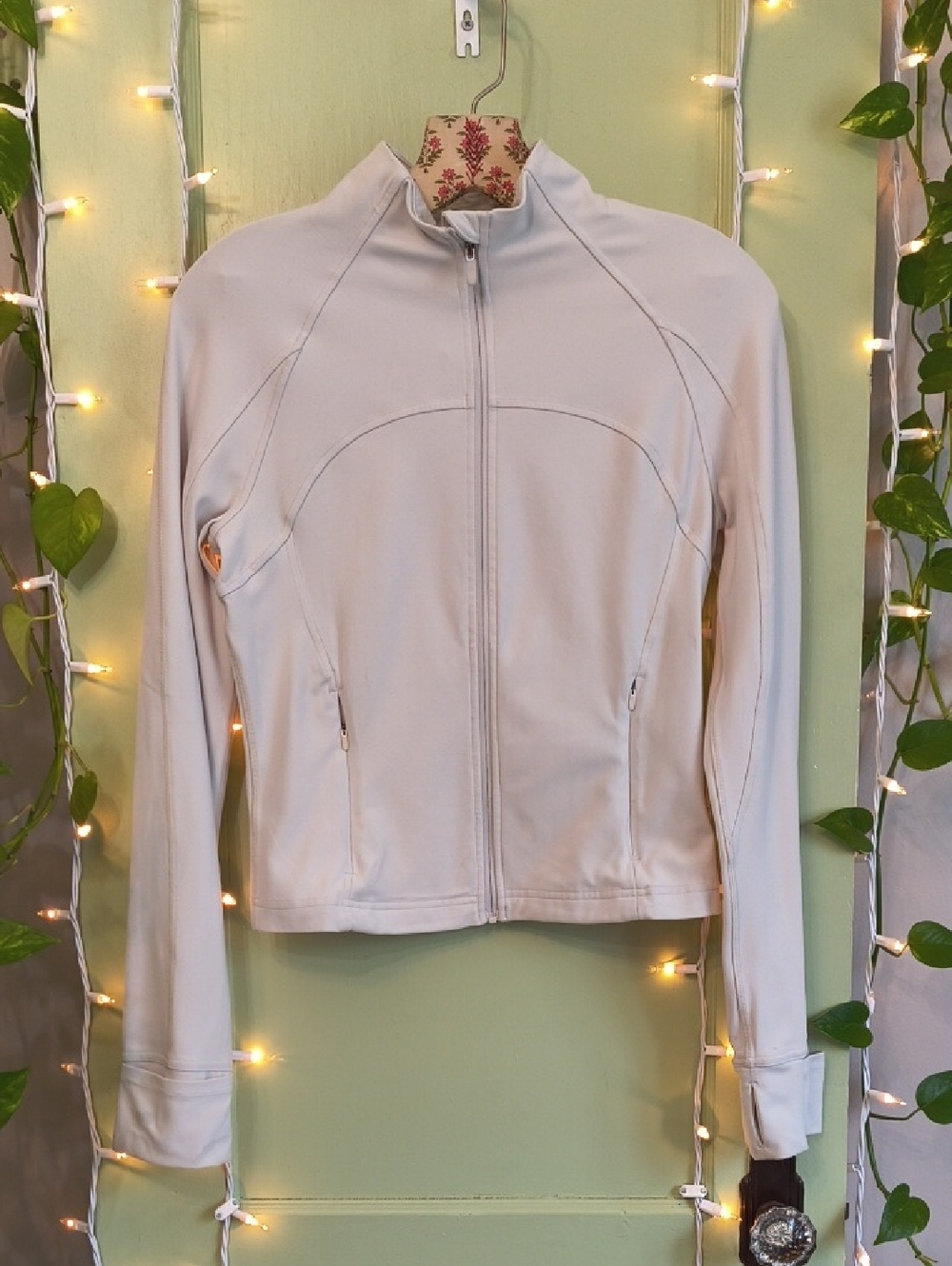 Women's Lululemon Nulu Defined Cropped Jacket White Opal 8